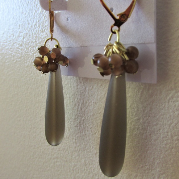 MariMeg Curio Closet Jewelry - Gold Plated Genuine Cats Eye Beach Glass Elegance